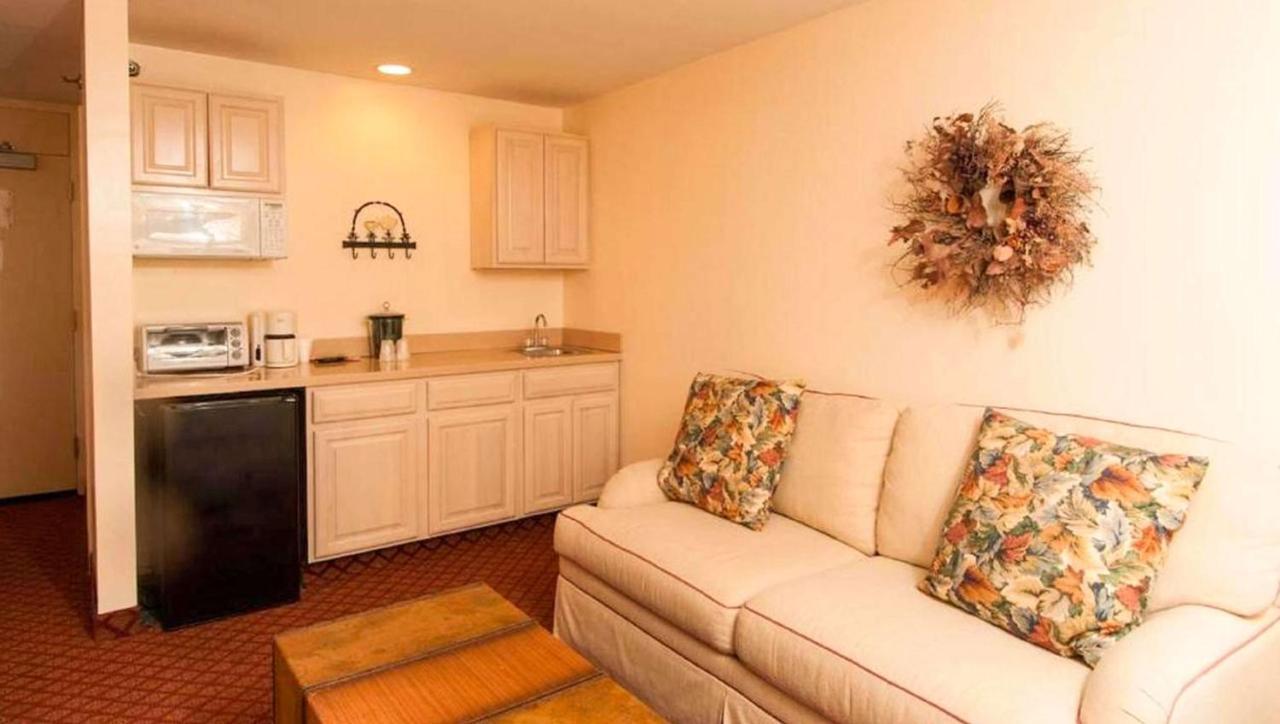 West Hartford Inn Εξωτερικό φωτογραφία