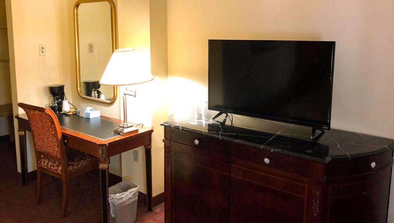West Hartford Inn Εξωτερικό φωτογραφία