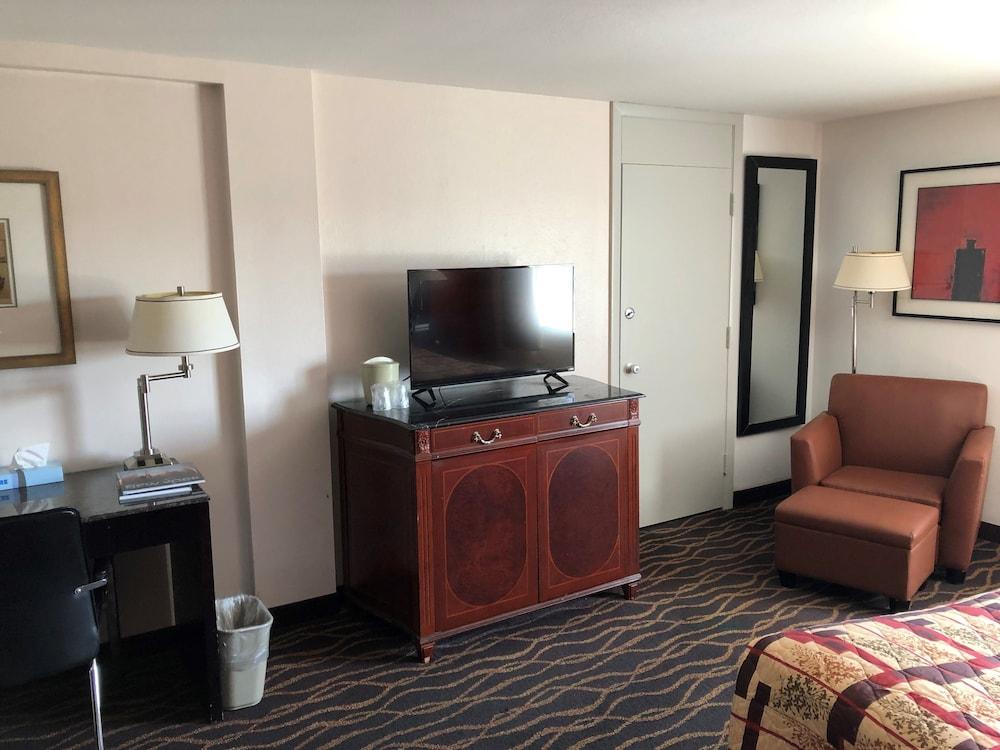 West Hartford Inn Εξωτερικό φωτογραφία